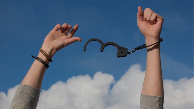 4 Resources to Free Yourself From Addiction